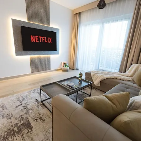 Luxury Stay 1Bdr Apartment With Pool & Gym In Waters Edge